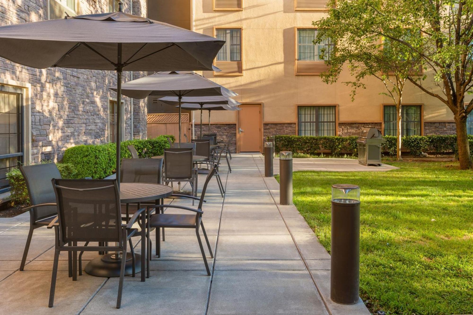 Towneplace Suites By Marriott Sacramento Roseville Exterior photo